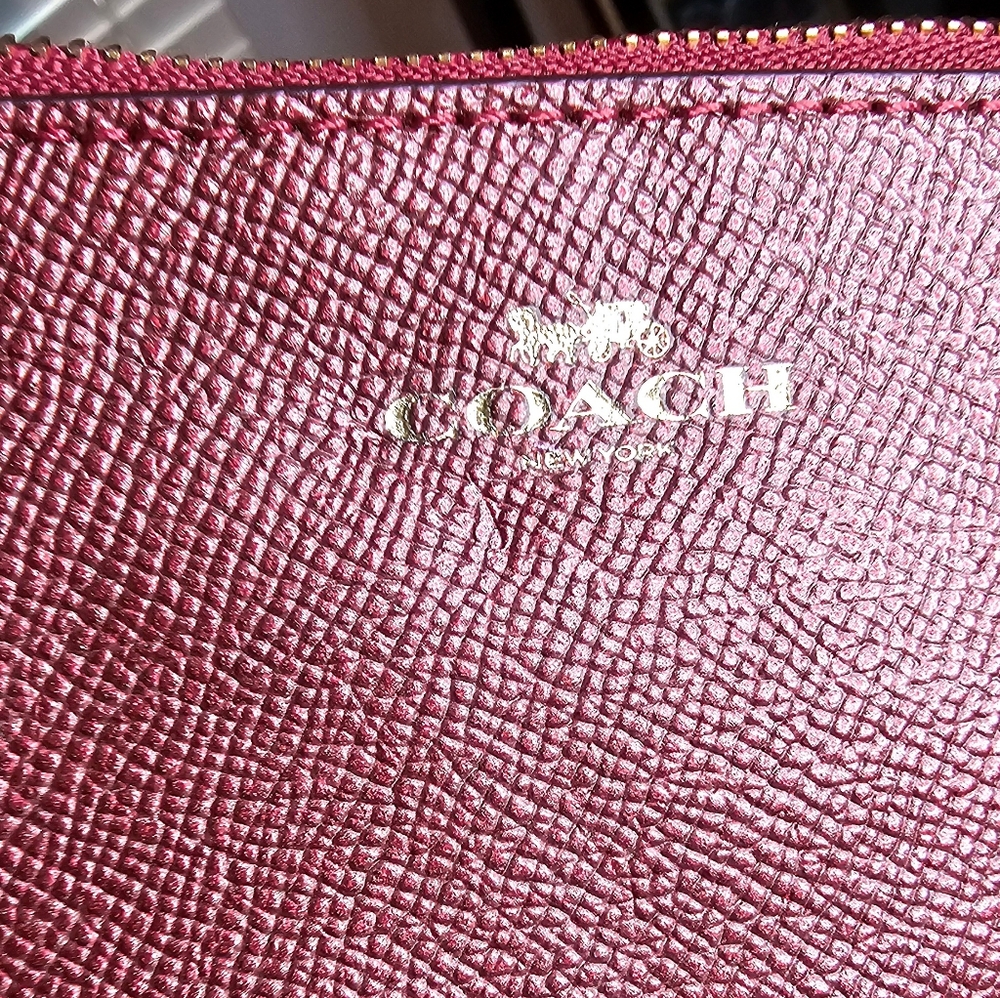 Coach Metallic Cherry Leather wristlet New without tags - Picture 8 of 16